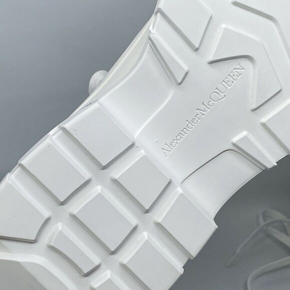 Alexander McQueen Men's Tread Slick Platform Leather Booties size 42/us size 9 - Picture 12 of 12